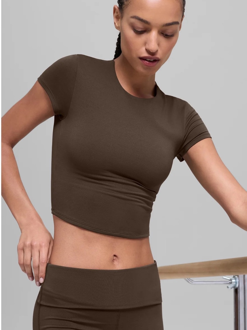 NEW Alo Yoga Softsculpt Precision Short Sleeve Top – Espresso – Size S